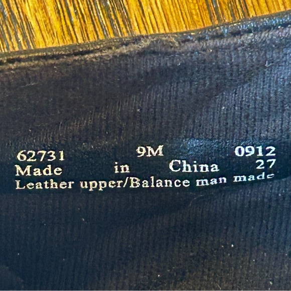 Clarks Women's Leather Side Zip Black Heeled Boots Size 9 - Picture 7 of 7